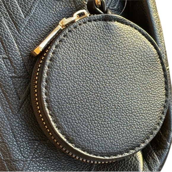 NWT Beautiful Adrienne Vittadini Embossed Shoulder Bag **Retails for $210 - Picture 9 of 9